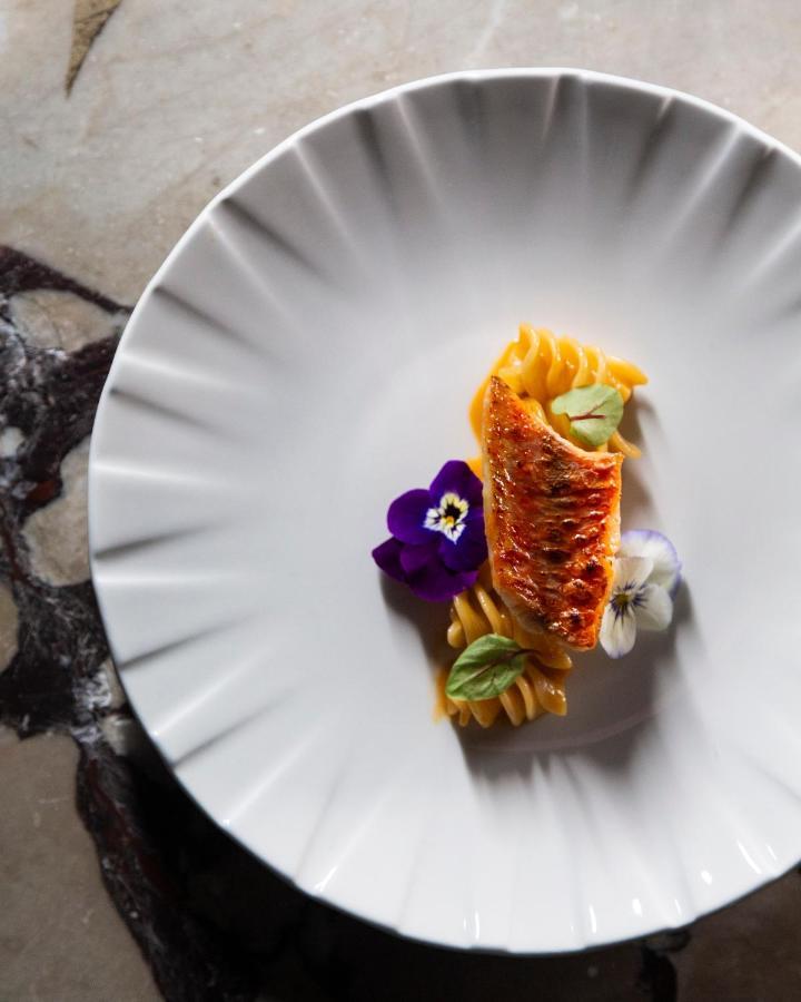 Lord Byron - Small Luxury Of The World 5*