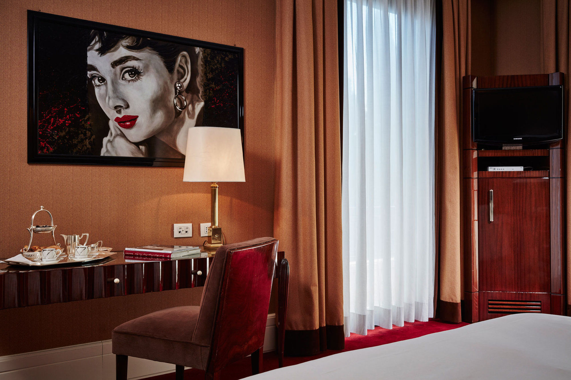 Lord Byron - Small Luxury Of The World Roma