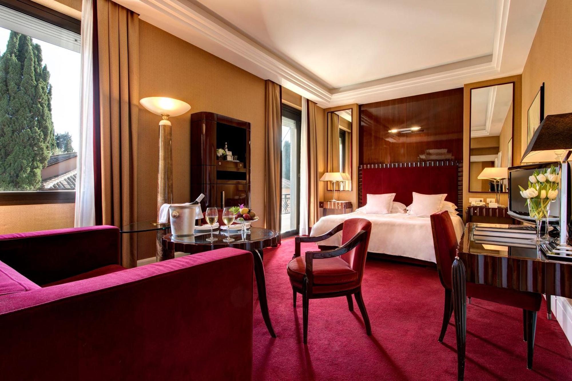 Lord Byron - Small Luxury Of The World Rome